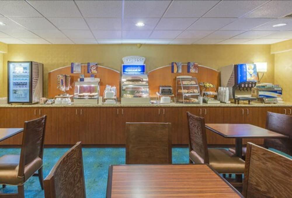 Holiday Inn Express Hunt Valley By Ihg Exterior photo